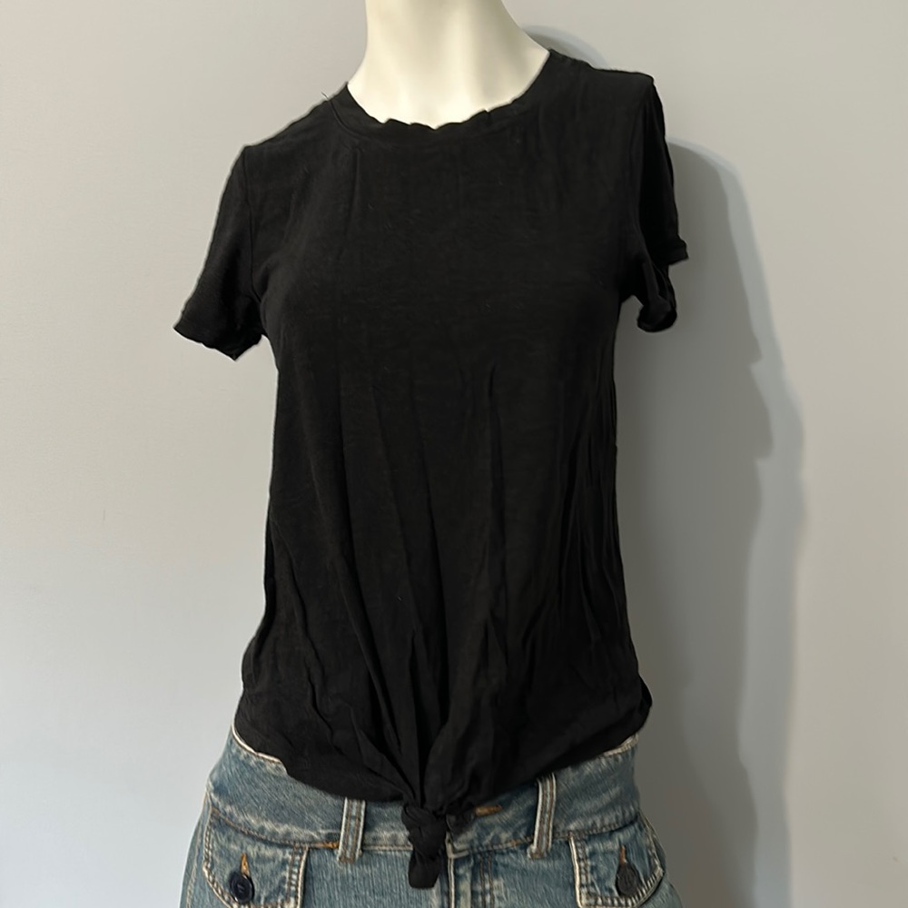 Cute T-shirt with tie in the front, size XS. Bundle and save or make an offer!